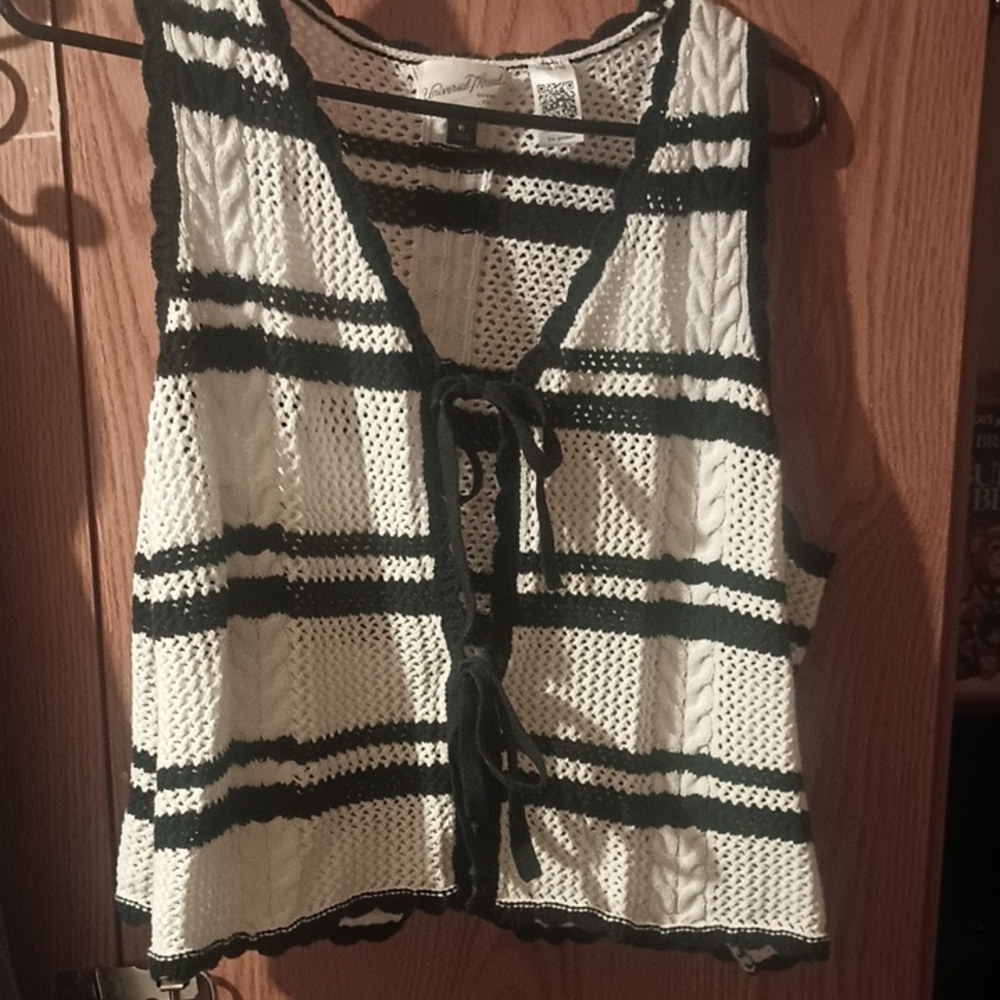 Universal Thread Black and White Sleeveless Tie Front Tank